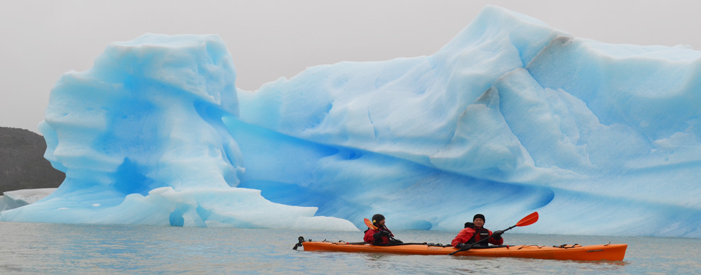 Kayak at Grey Lake, Patagonia - Fabián Aros Kayak at Grey Lake, Patagonia - Fabián Aros